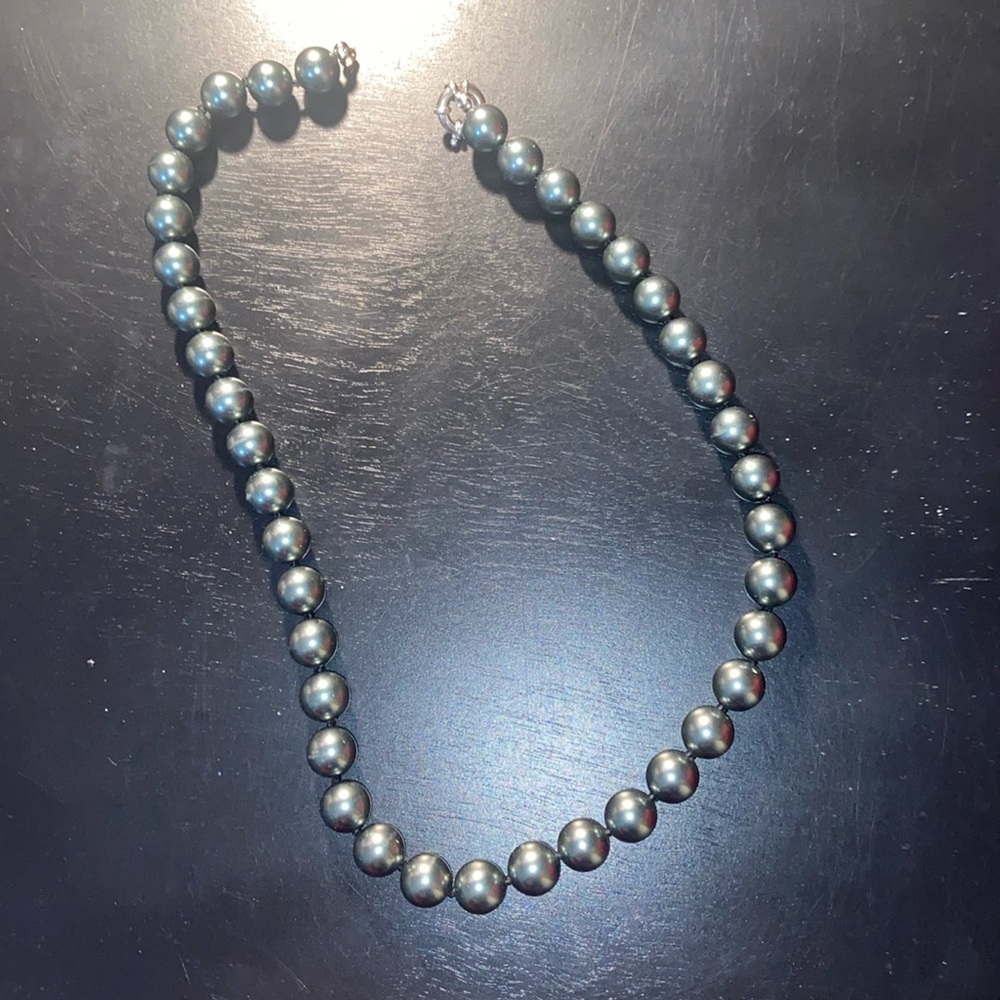 Short necklace